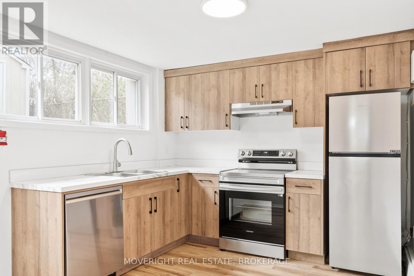 24 Ottawa Street, St. Catharines, Ontario  L2R 1Y9 - Photo 2 - X12724220