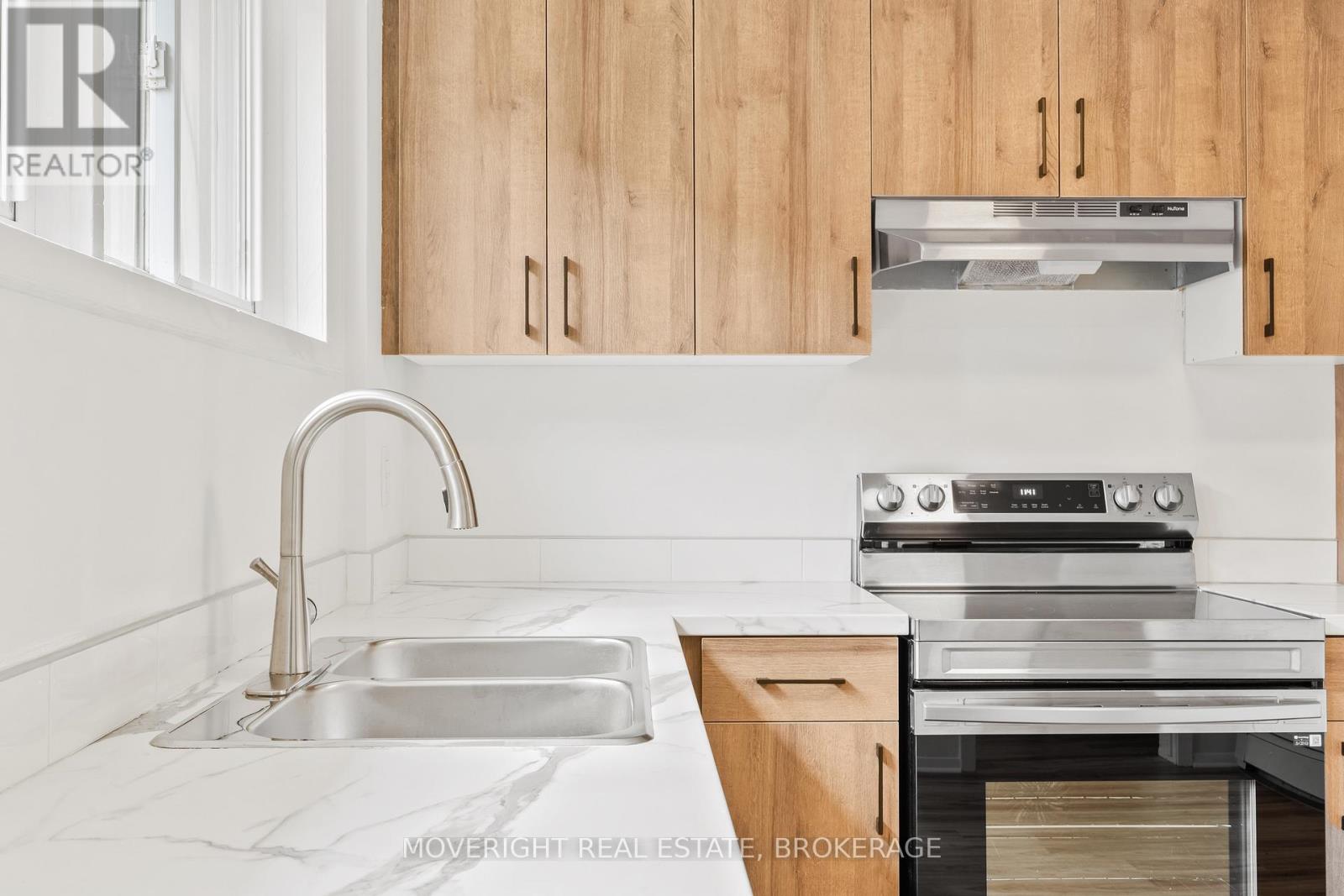 24 Ottawa Street, St. Catharines, Ontario  L2R 1Y9 - Photo 5 - X12724220