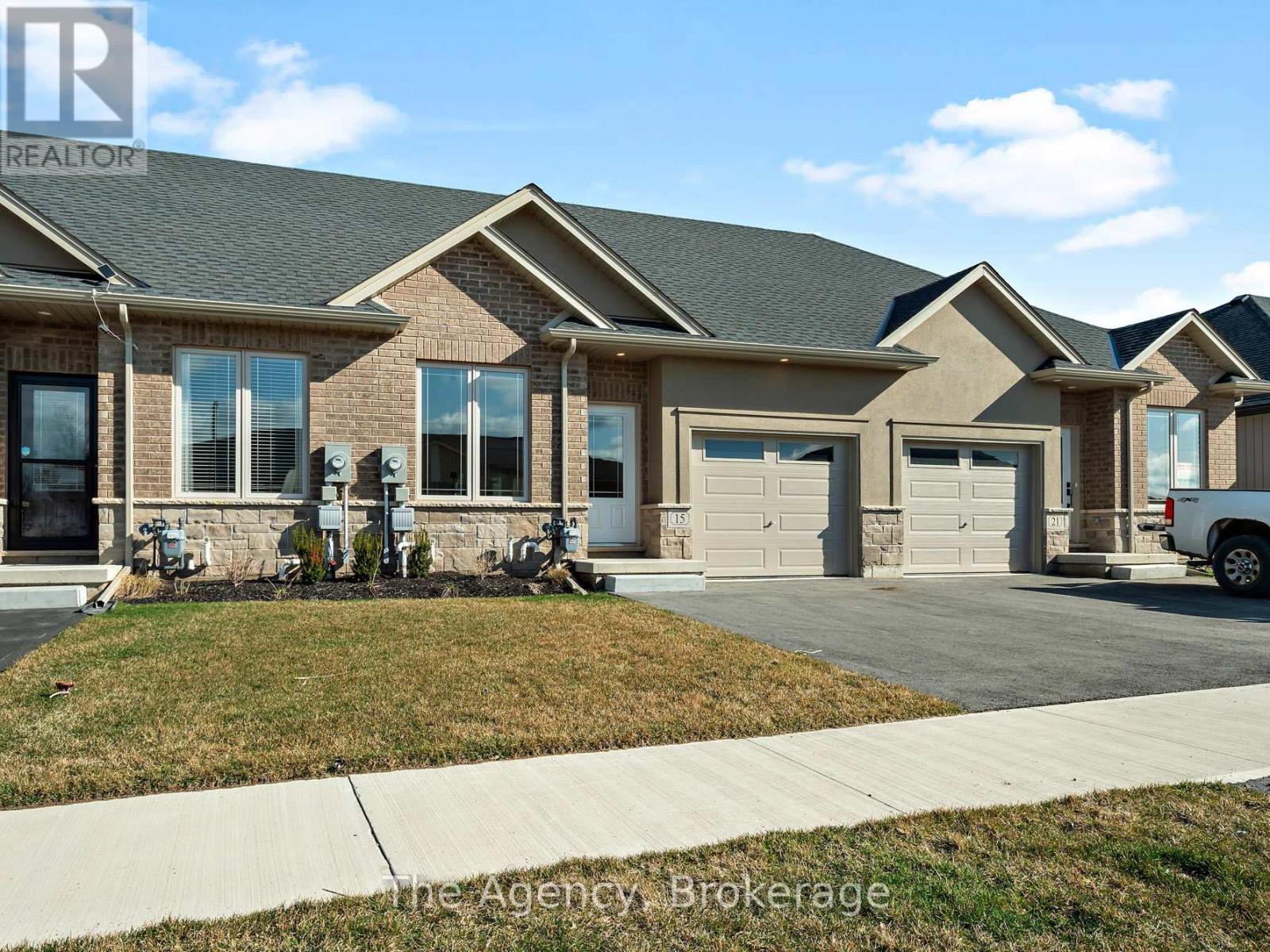 15 Austin Drive S, Welland, Ontario  L3B 5N8 - Photo 2 - X12724246