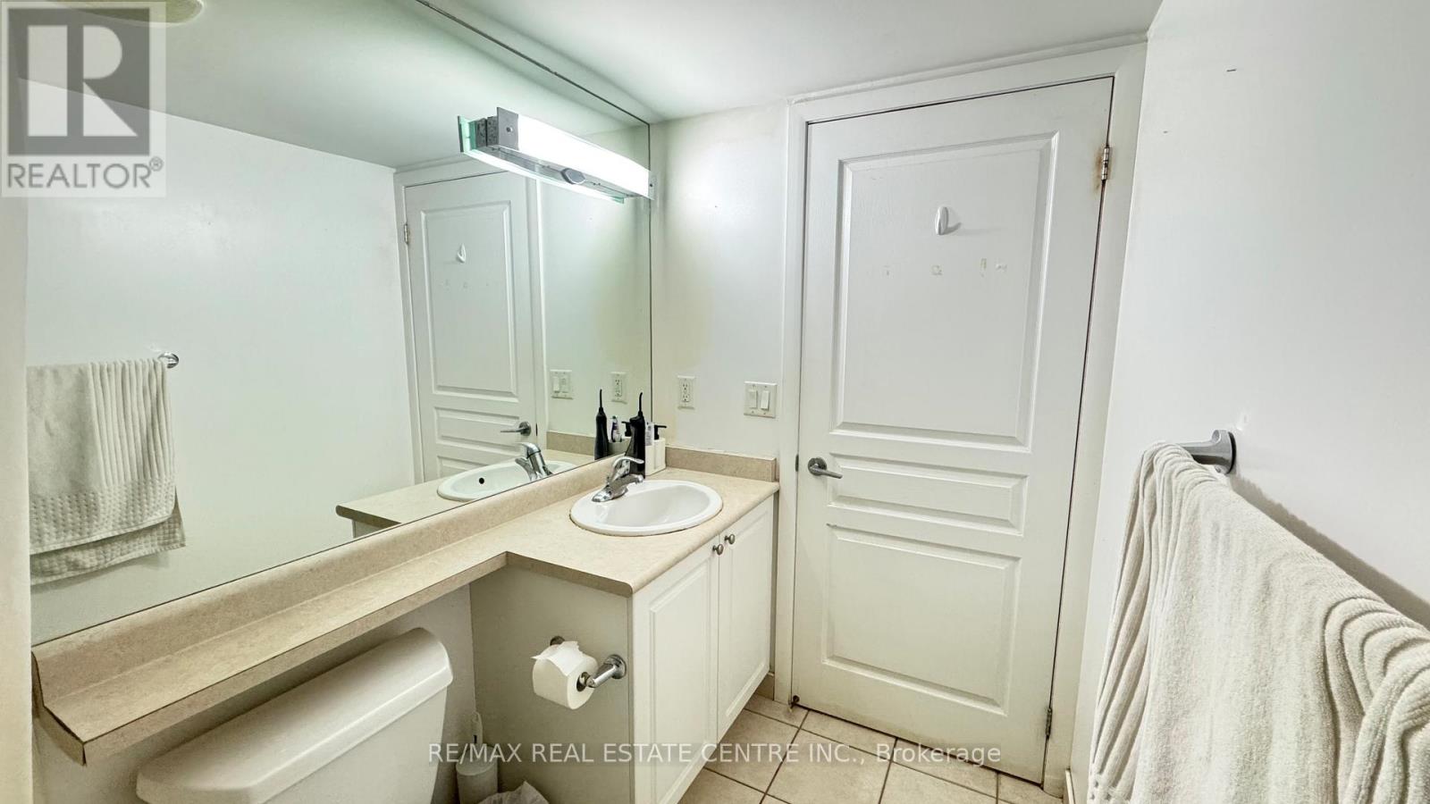 1004 - 18 Yonge Street, Toronto, Ontario  M5E 1Z8 - Photo 10 - C12721722