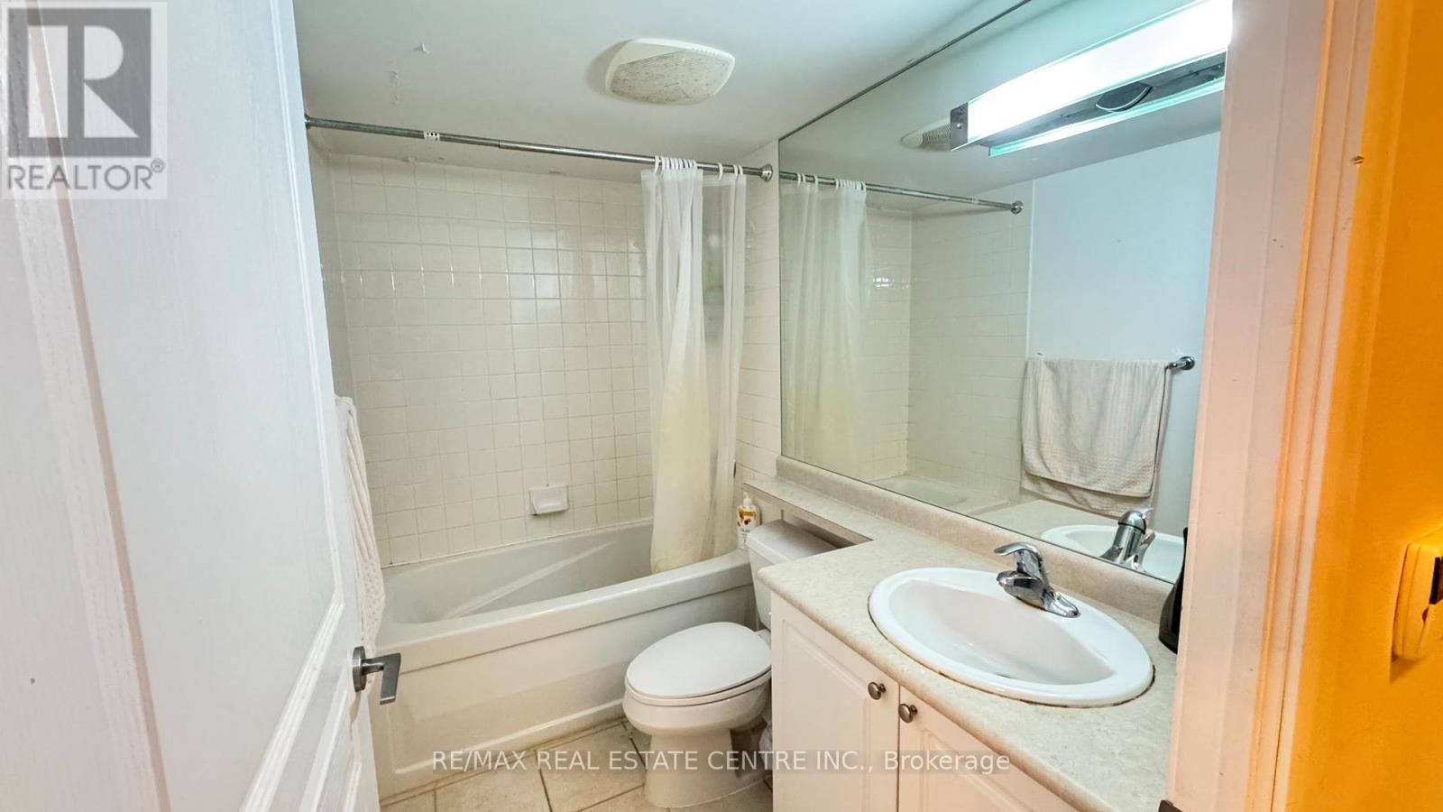 1004 - 18 Yonge Street, Toronto, Ontario  M5E 1Z8 - Photo 9 - C12721722