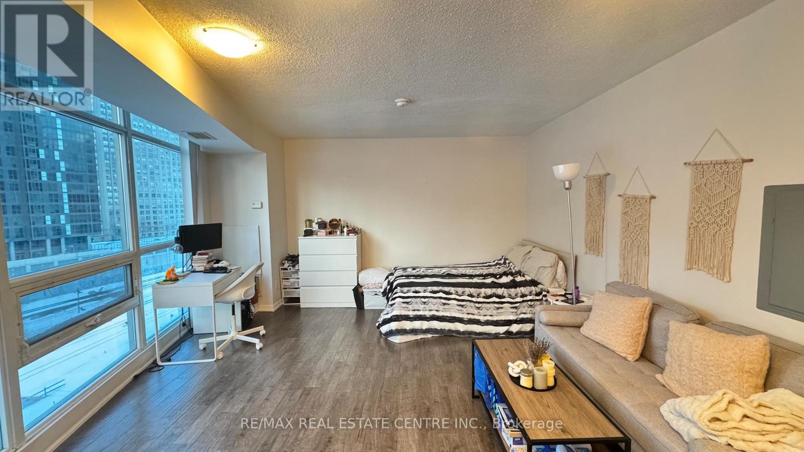 1004 - 18 Yonge Street, Toronto, Ontario  M5E 1Z8 - Photo 5 - C12721722