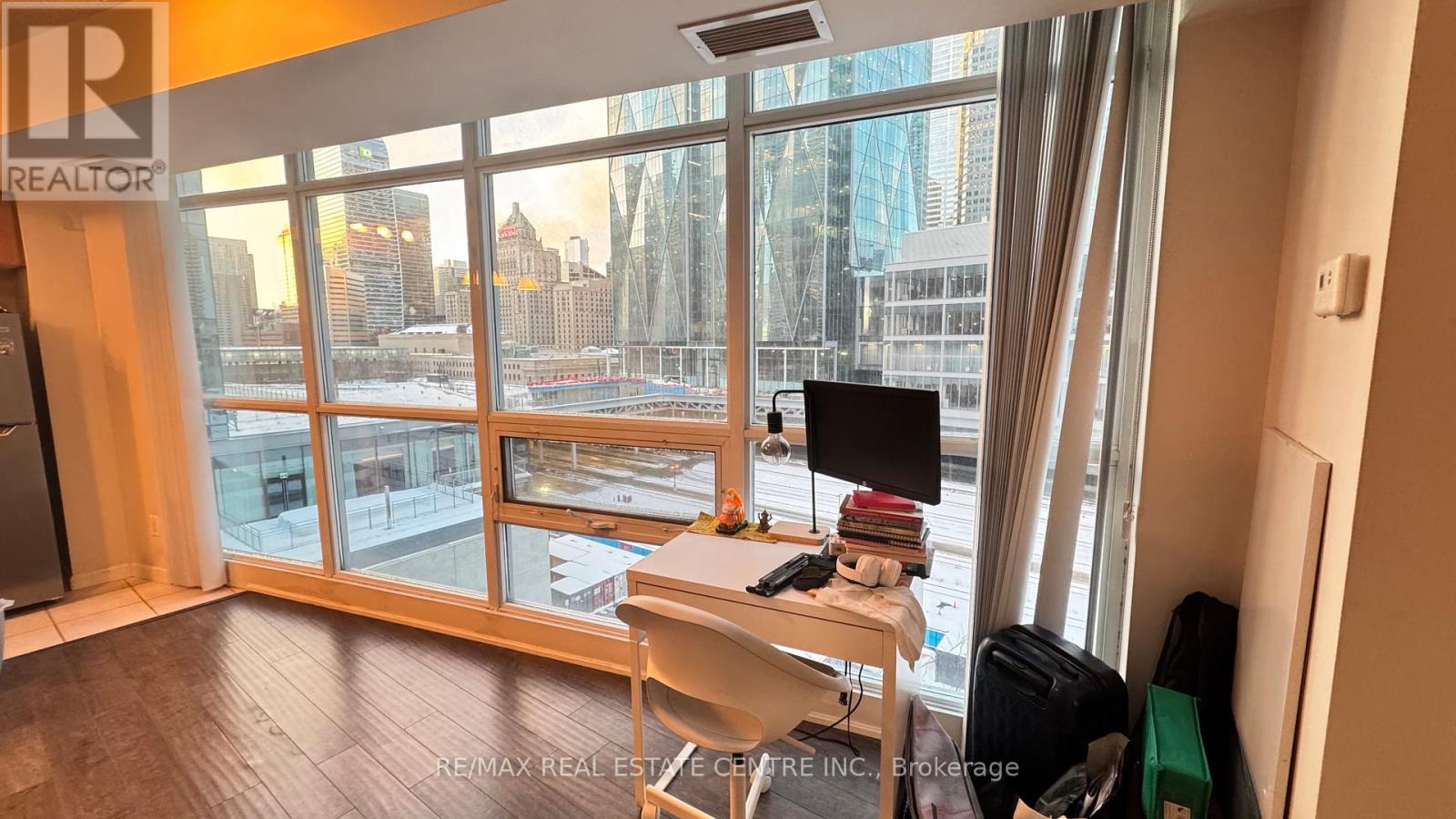 1004 - 18 Yonge Street, Toronto, Ontario  M5E 1Z8 - Photo 8 - C12721722