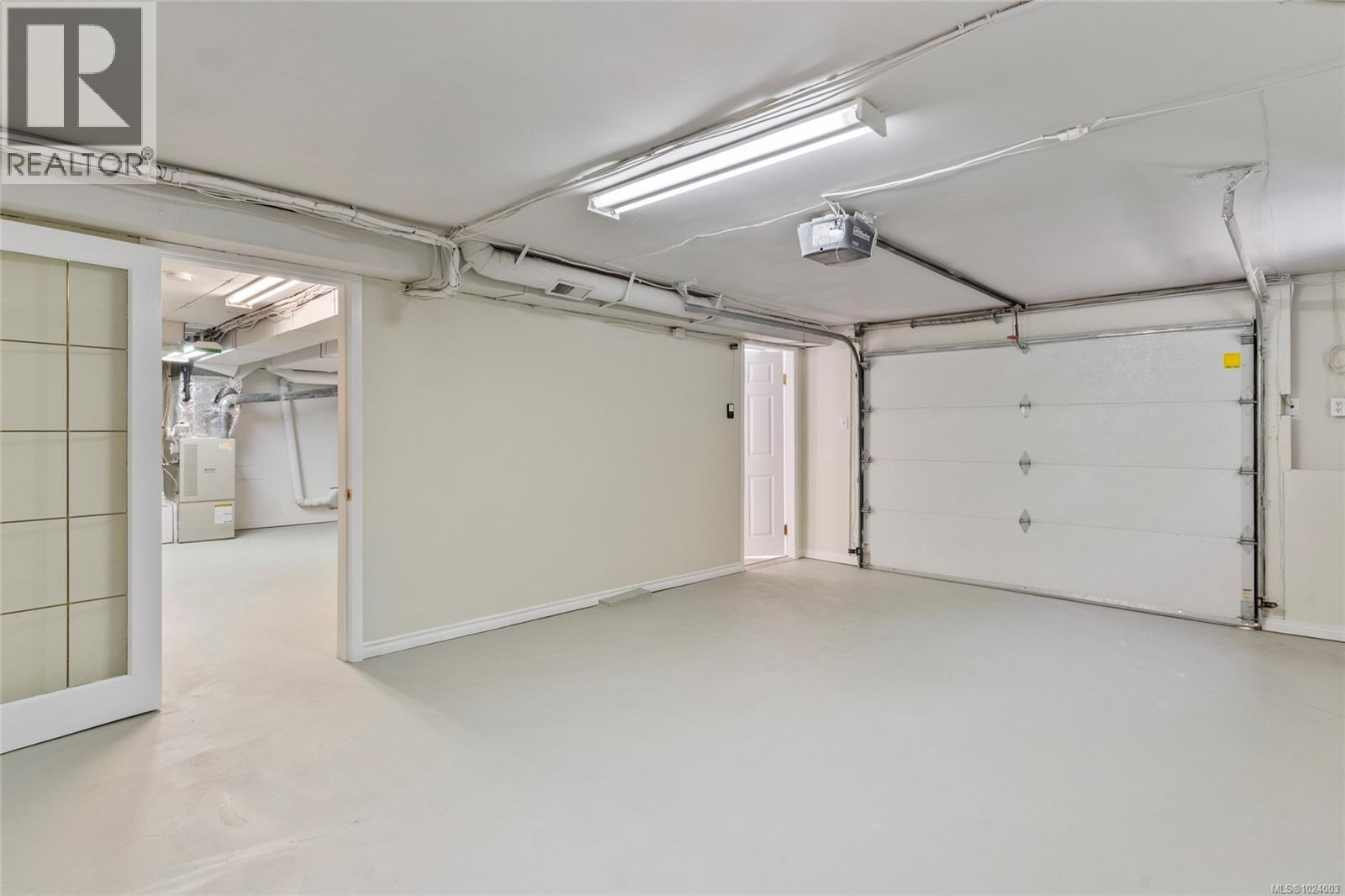 3944 Cedar Hill Cross Rd, Saanich, British Columbia  V8P 2N6 - Photo 42 - 1024003