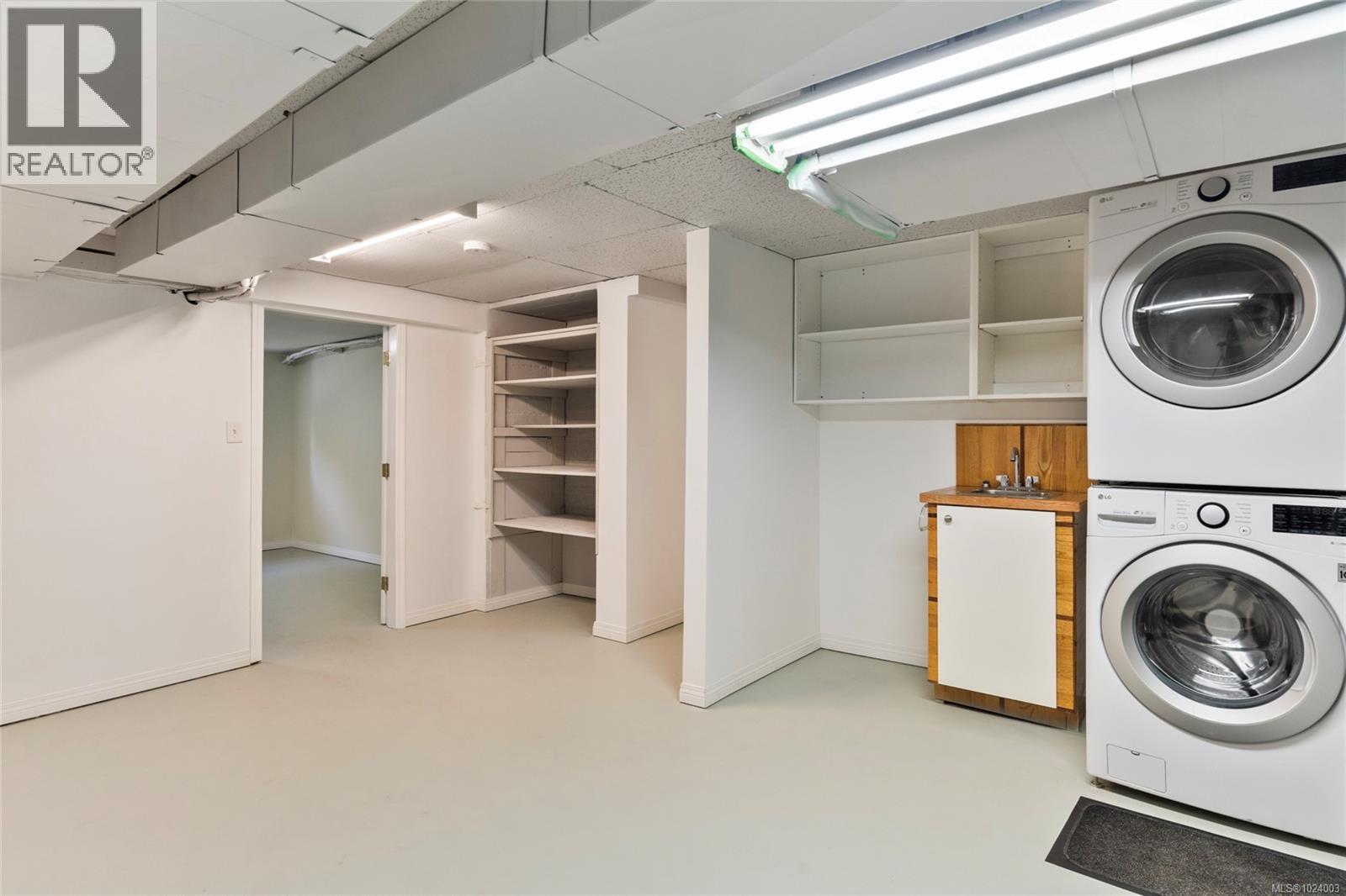 3944 Cedar Hill Cross Rd, Saanich, British Columbia  V8P 2N6 - Photo 44 - 1024003