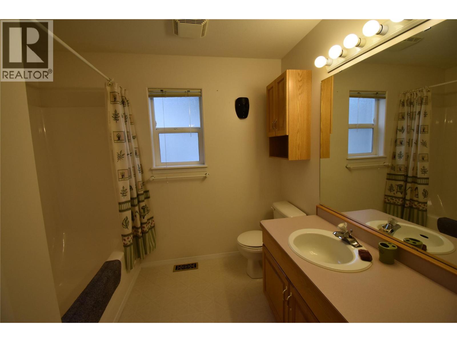 2748 10th Avenue, Castlegar, British Columbia  V1N 3A2 - Photo 13 - 10373355