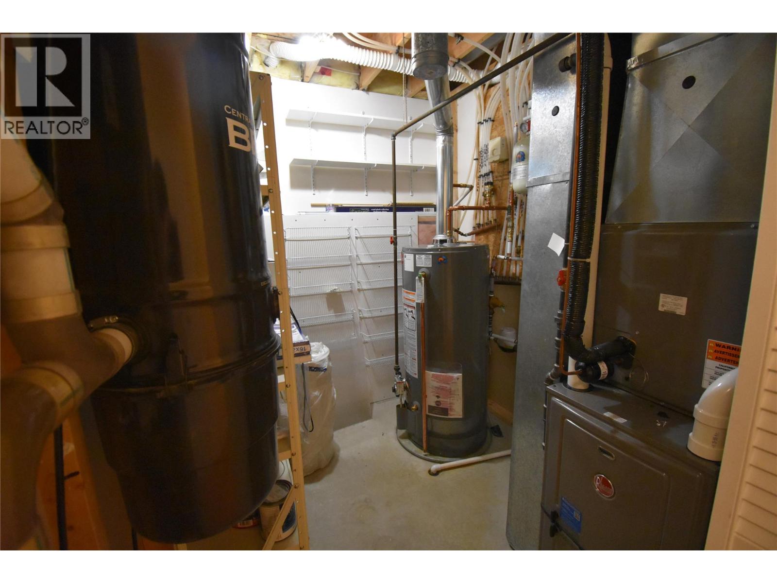 2748 10th Avenue, Castlegar, British Columbia  V1N 3A2 - Photo 19 - 10373355