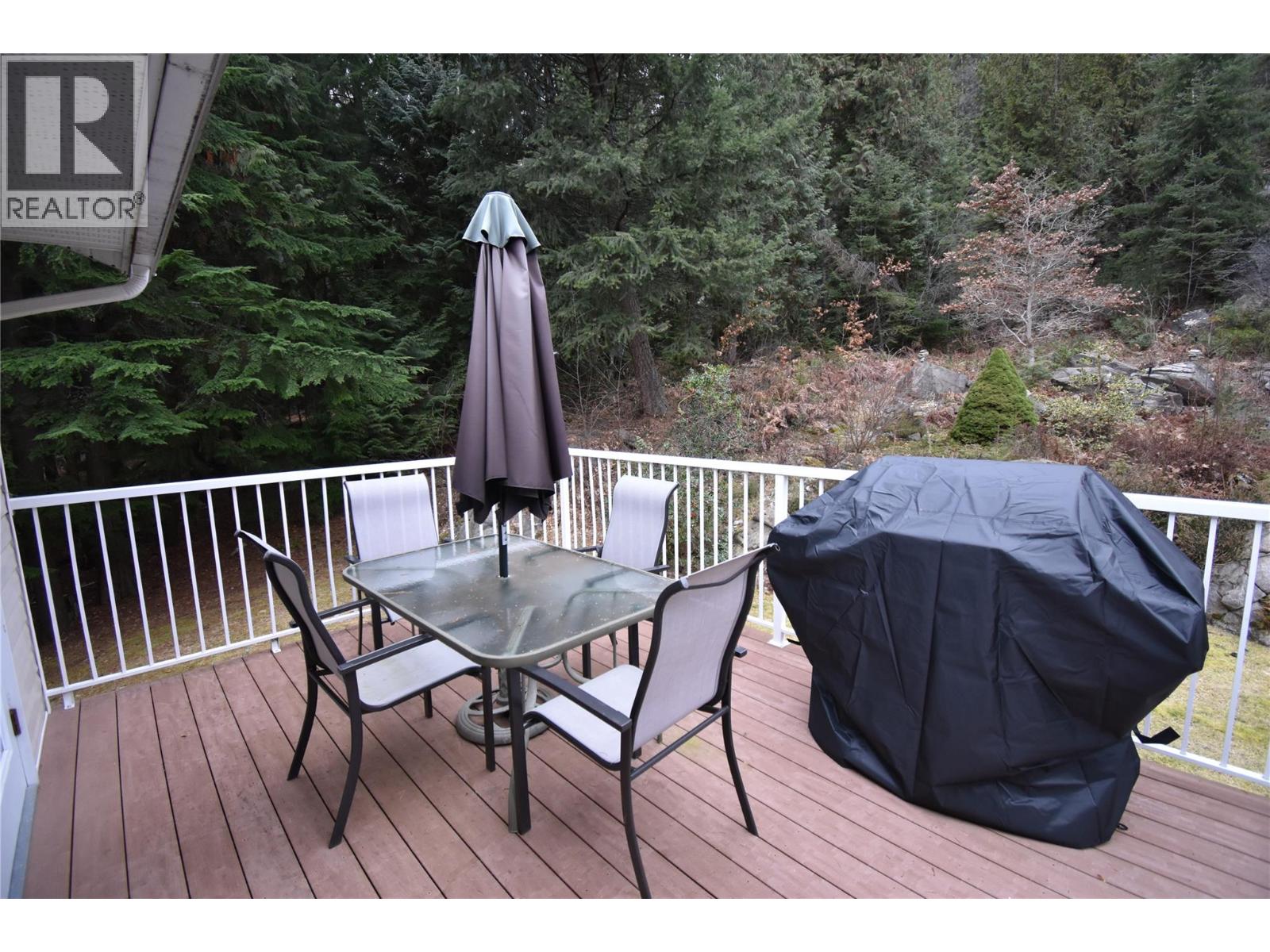 2748 10th Avenue, Castlegar, British Columbia  V1N 3A2 - Photo 21 - 10373355