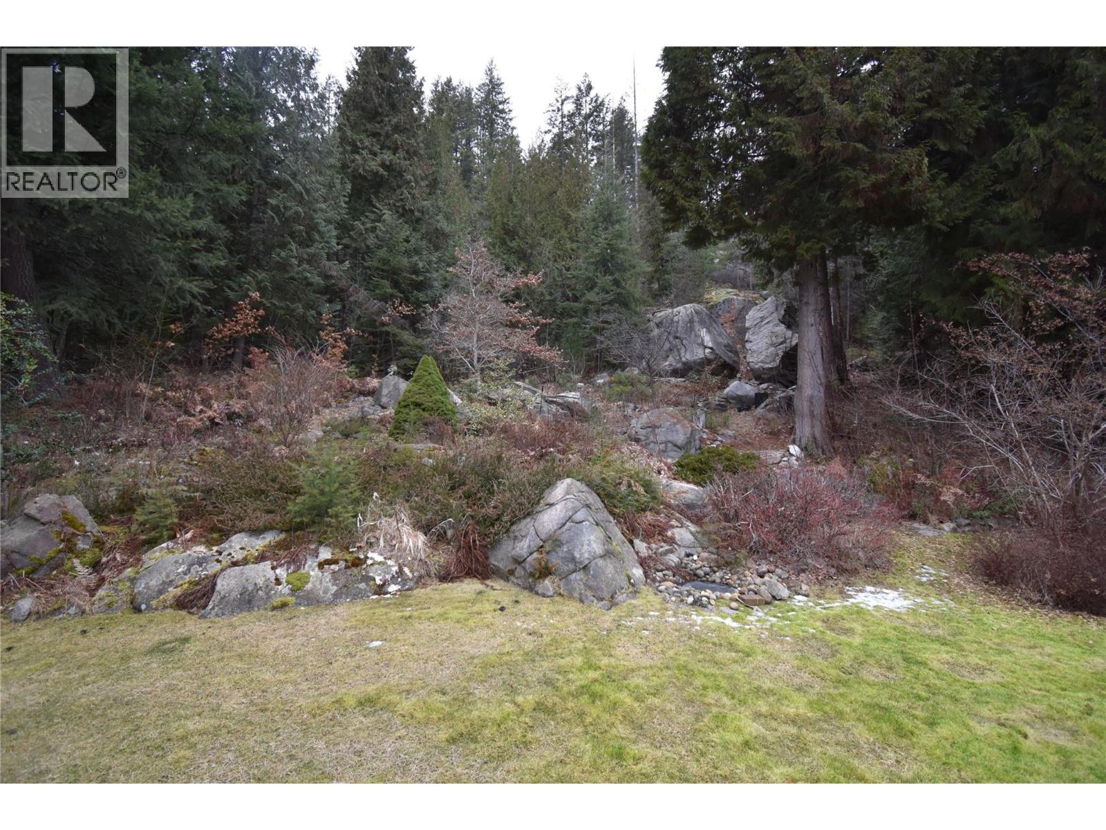 2748 10th Avenue, Castlegar, British Columbia  V1N 3A2 - Photo 23 - 10373355
