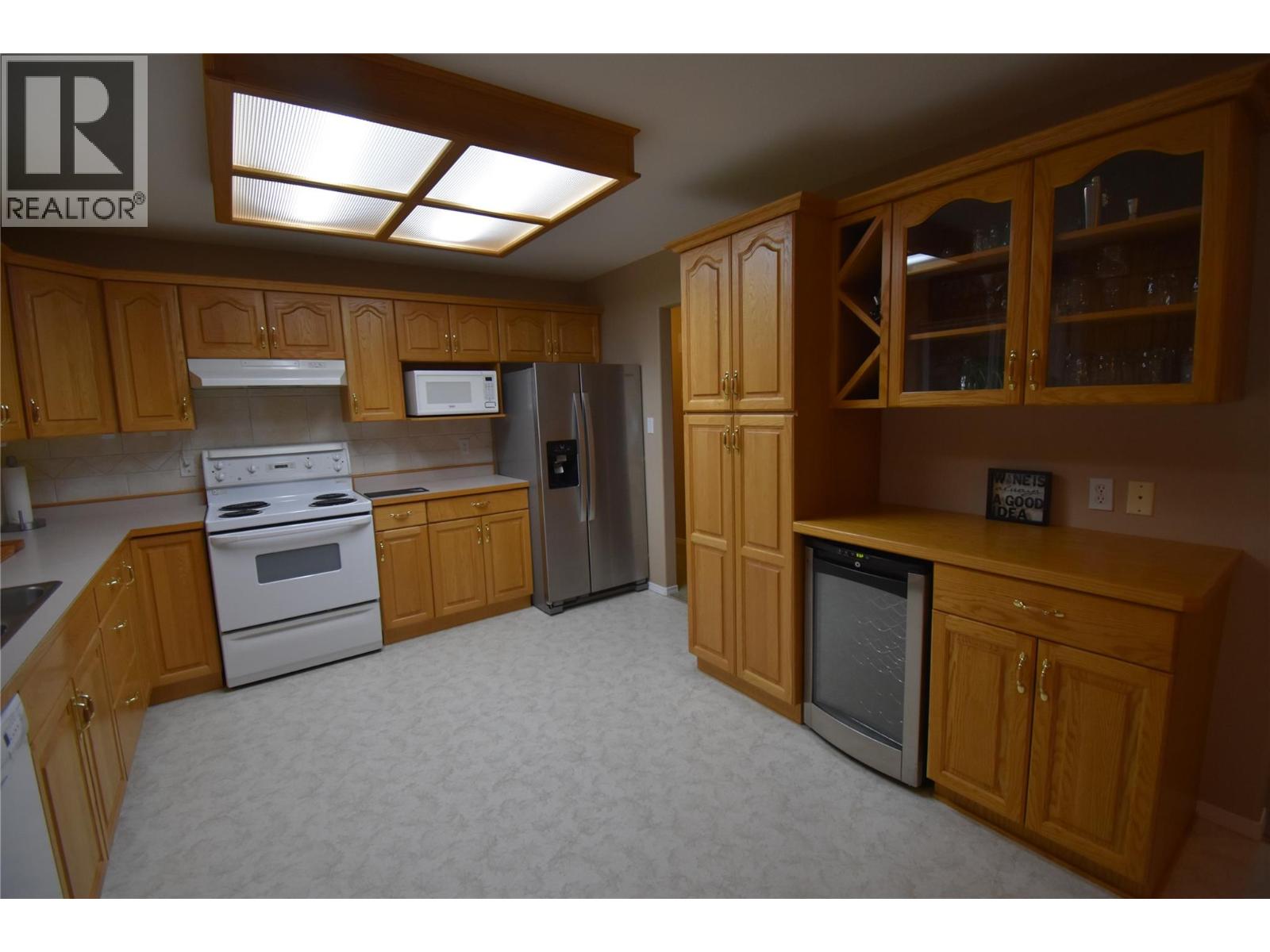 2748 10th Avenue, Castlegar, British Columbia  V1N 3A2 - Photo 7 - 10373355