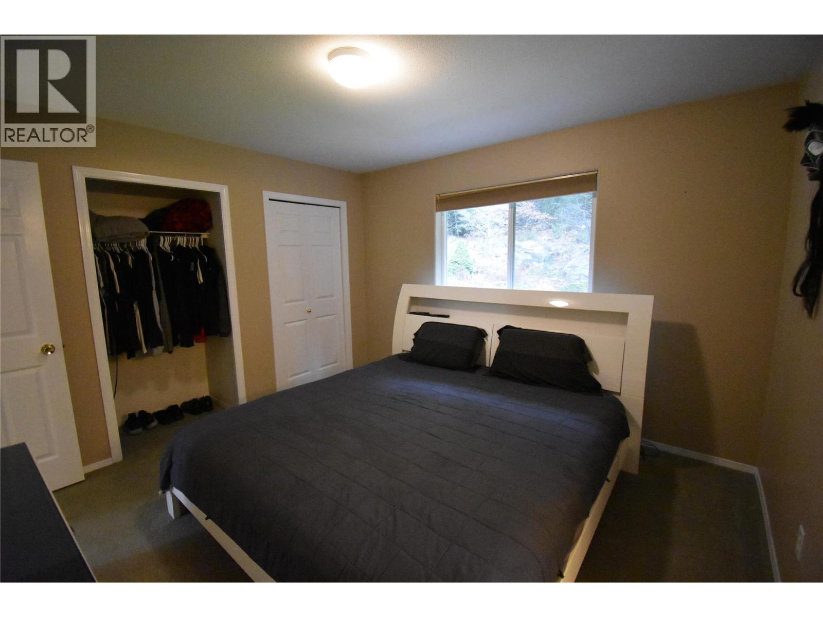 2748 10th Avenue, Castlegar, British Columbia  V1N 3A2 - Photo 9 - 10373355