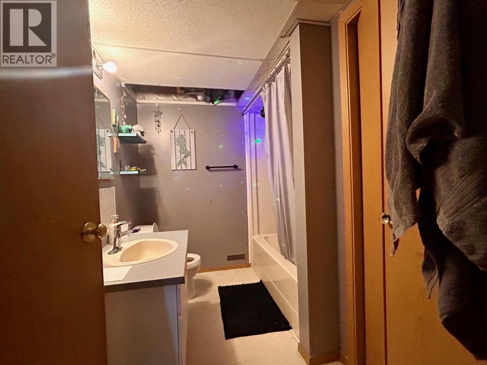 5219 49 Street, Fort Nelson, British Columbia  V0C 1R0 - Photo 21 - R3082329