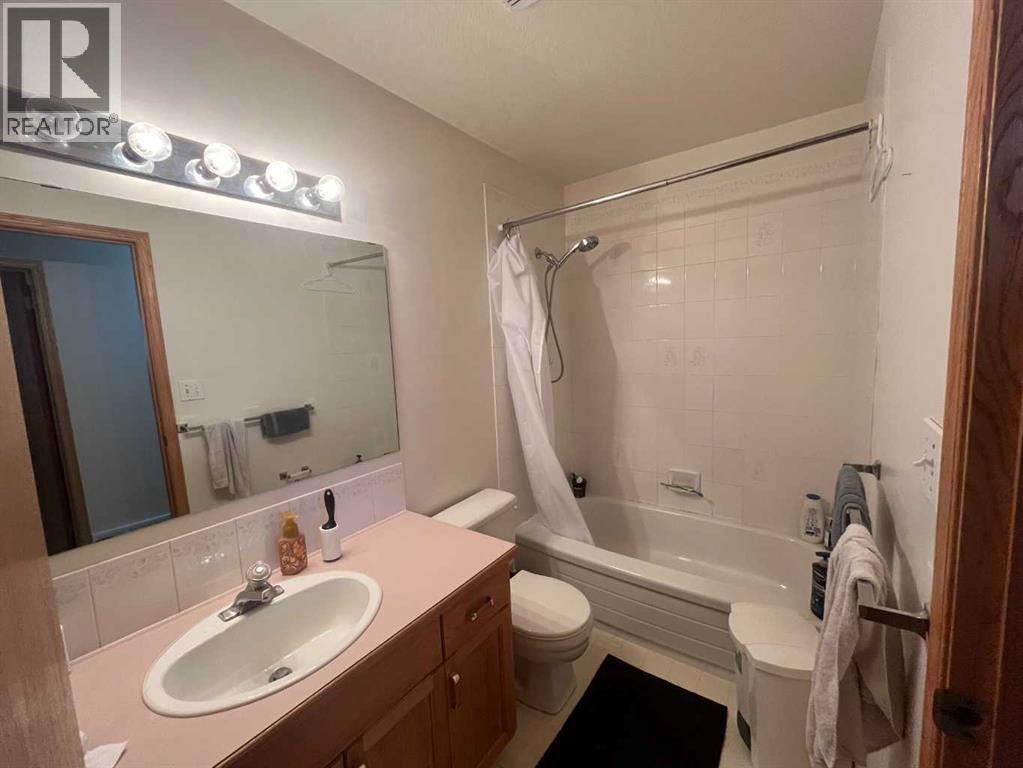 173 Heritage Boulevard W, Lethbridge, Alberta  T1K 6W9 - Photo 8 - A2275261