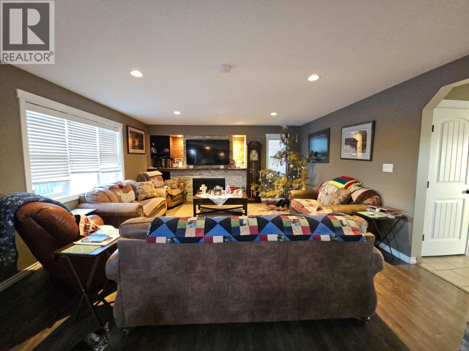 4804 Bissette Drive, Pouce Coupe, British Columbia  V0C 2C0 - Photo 4 - 10373085