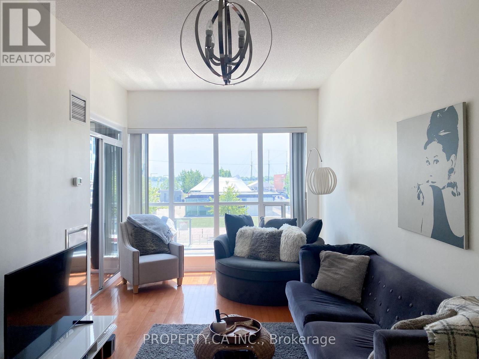 214 - 208 QUEENS QUAY W, Toronto, Ontario