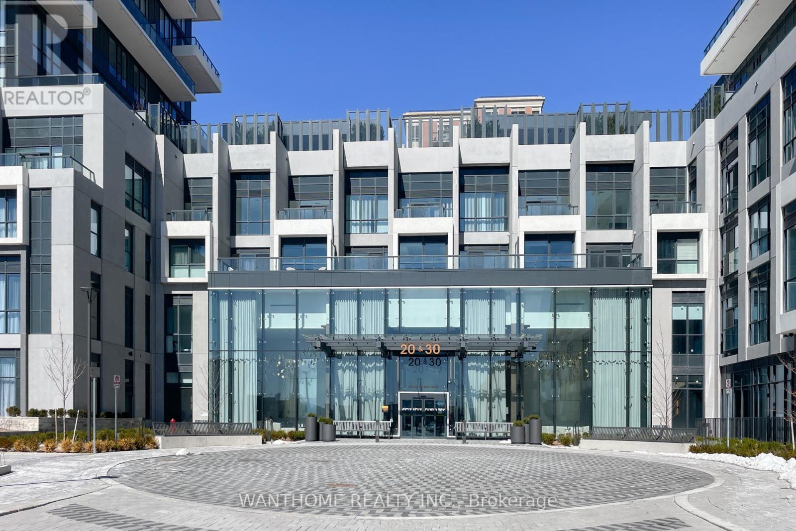 635 - 20 INN ON THE PARK DRIVE, Toronto, Ontario