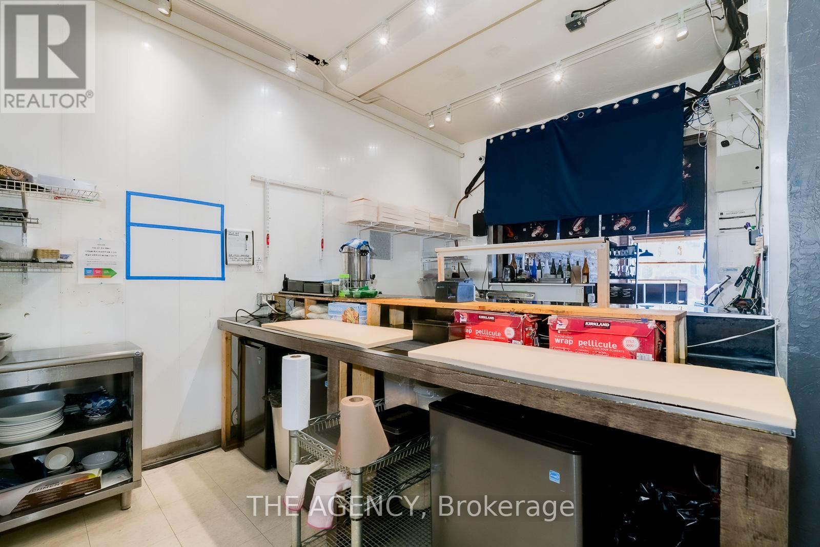 874 Eglinton Avenue E, Toronto, Ontario  M4G 2L1 - Photo 9 - C12724156