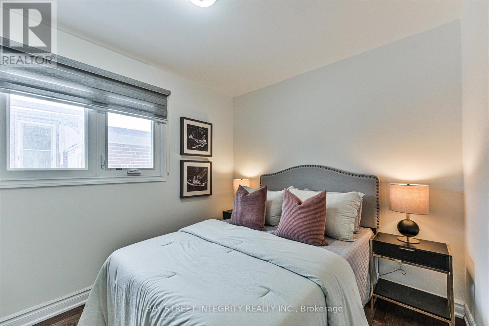 16 Shaunavon Heights Crescent, Toronto, Ontario  M3A 2P4 - Photo 18 - C12724170