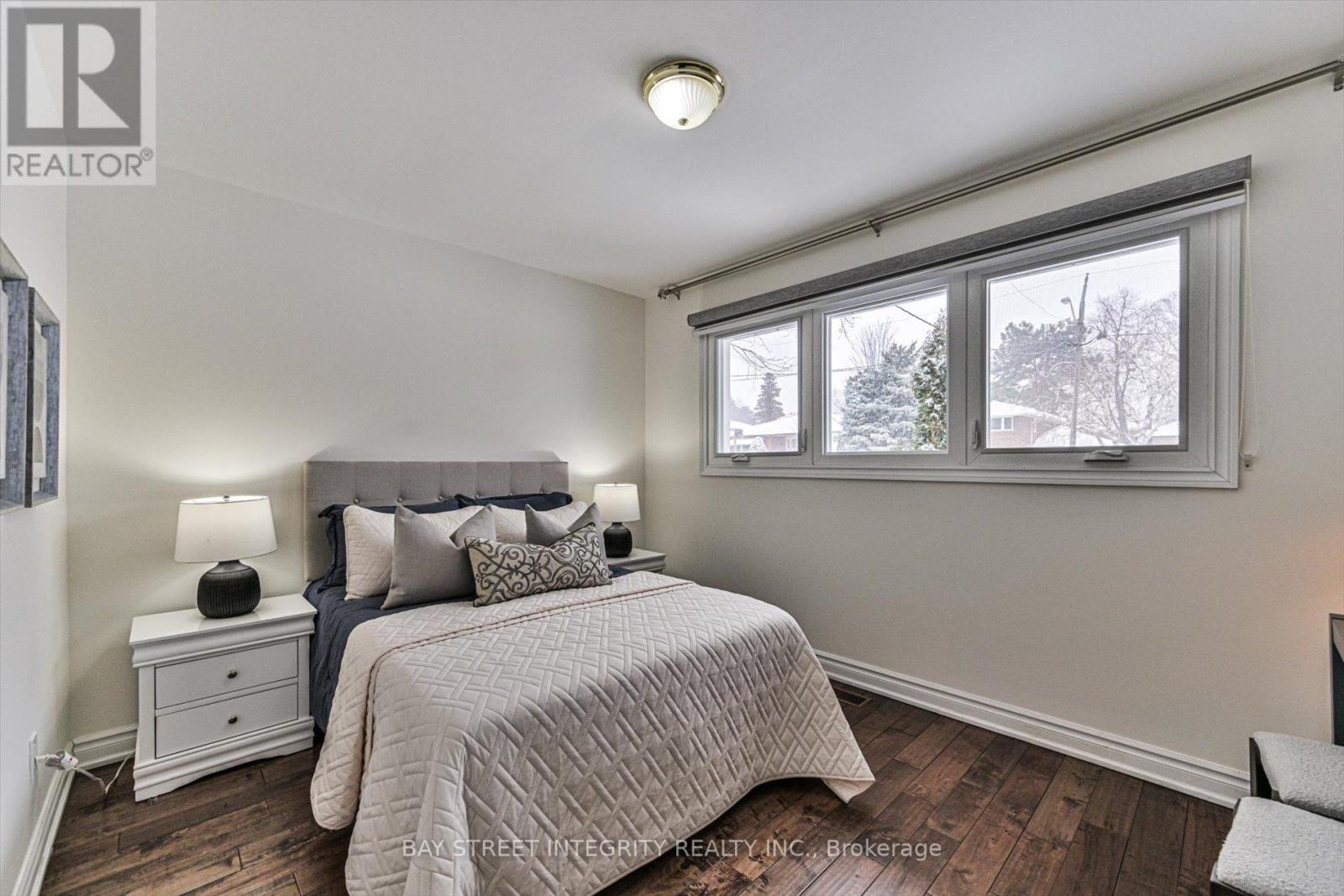 16 Shaunavon Heights Crescent, Toronto, Ontario  M3A 2P4 - Photo 19 - C12724170