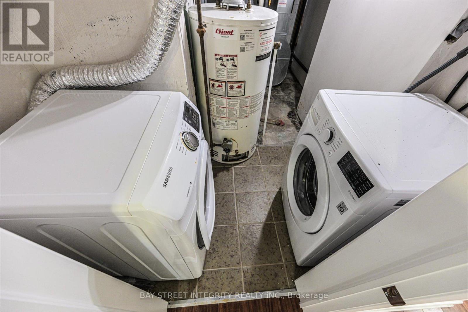 16 Shaunavon Heights Crescent, Toronto, Ontario  M3A 2P4 - Photo 32 - C12724170