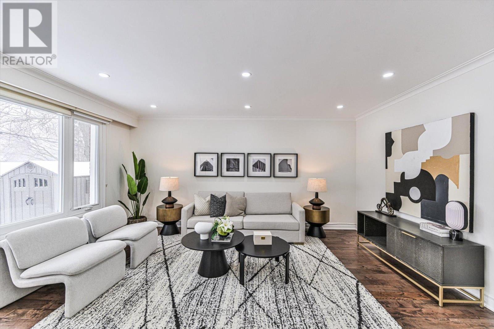 16 Shaunavon Heights Crescent, Toronto, Ontario  M3A 2P4 - Photo 8 - C12724170