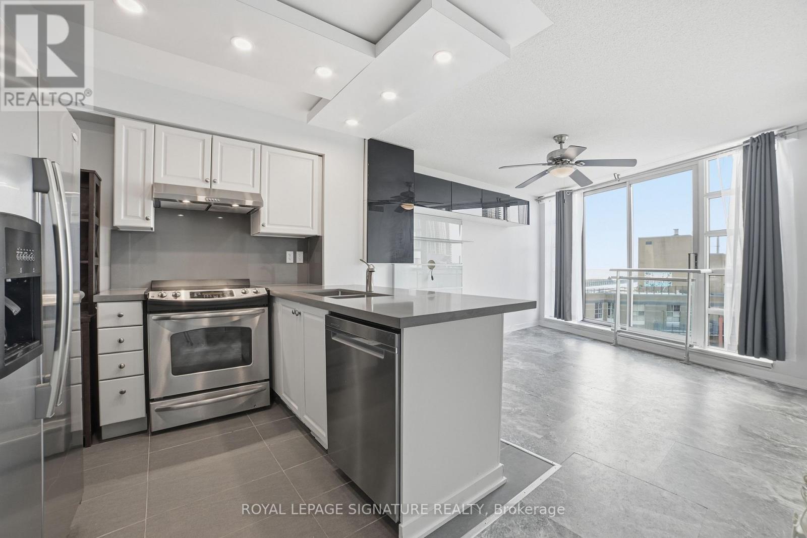 1219 - 650 Queens Quay W, Toronto, Ontario  M5V 3N2 - Photo 10 - C12724180