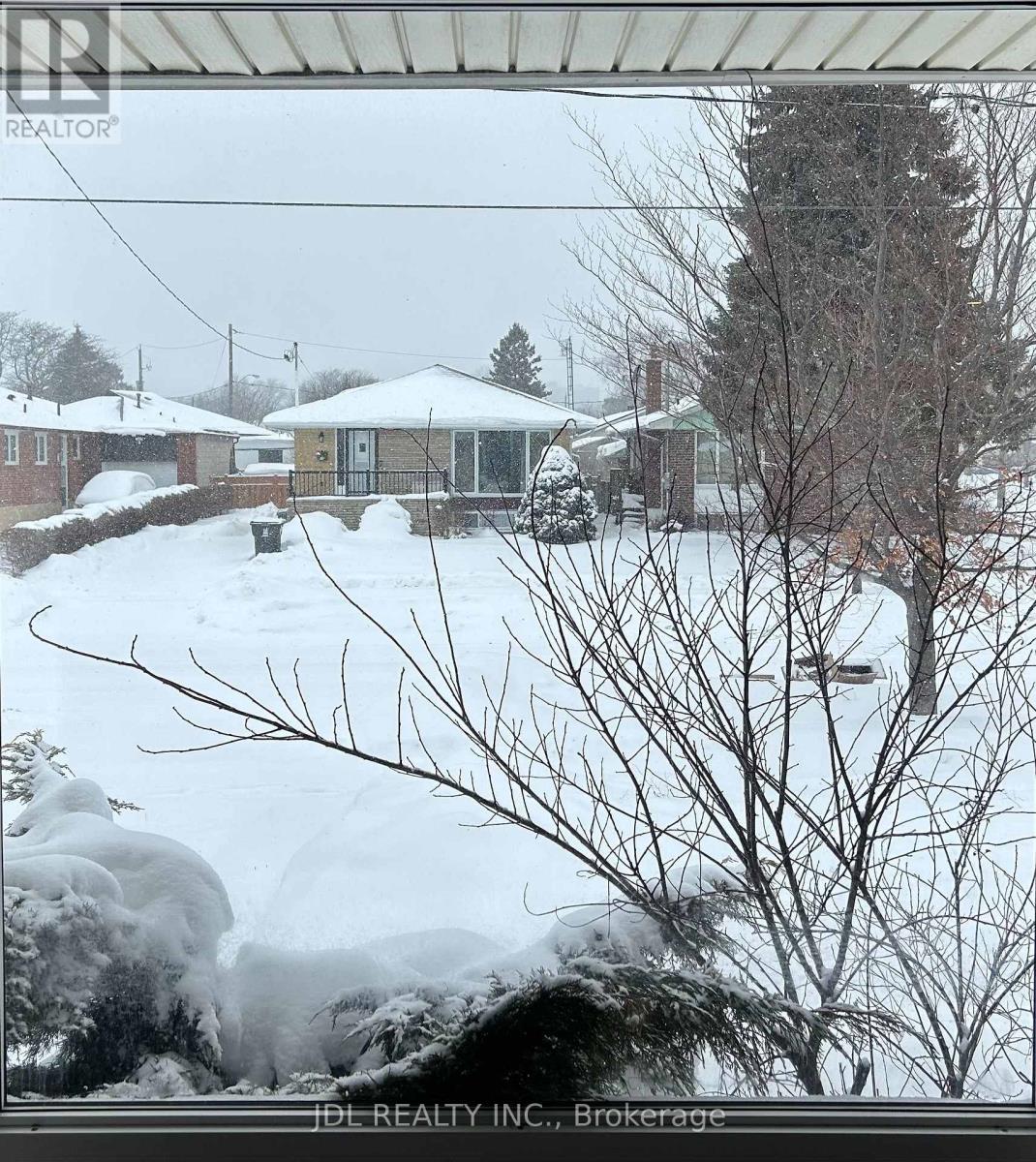 3 BEDROOMS, MAIN FLOOR - 9 AMETHYST RD ROAD, Toronto, Ontario