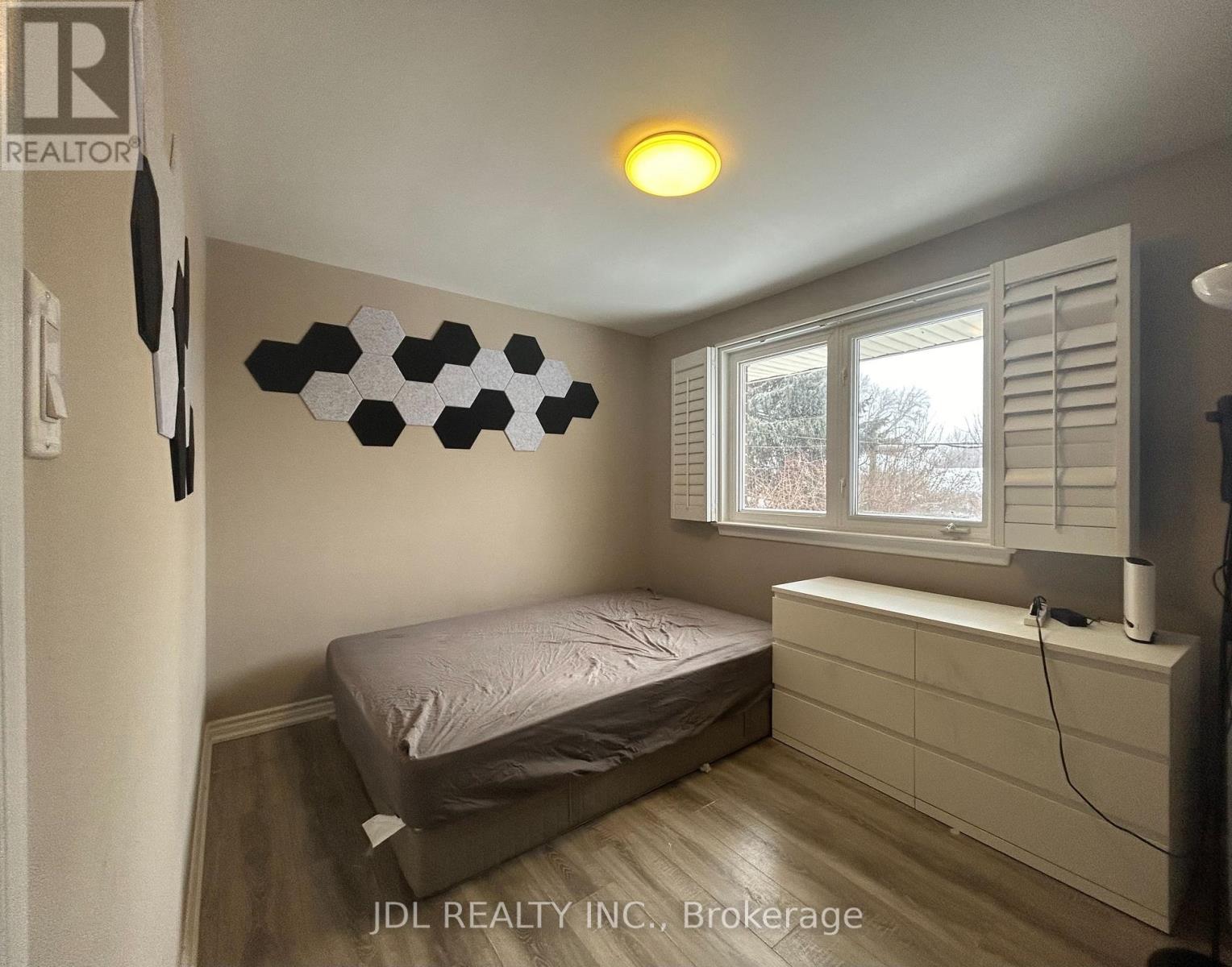 3 Bedrooms, Main Floor - 9 Amethyst Rd Road, Toronto, Ontario  M1T 2E6 - Photo 5 - E12724092