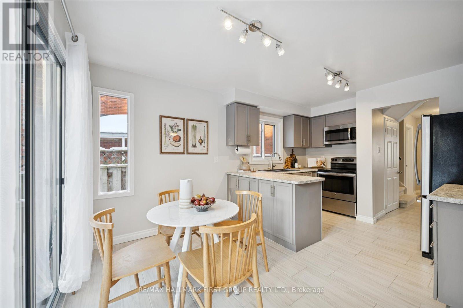 79 Woodstone Place, Whitby, Ontario  L1R 1S7 - Photo 7 - E12724164