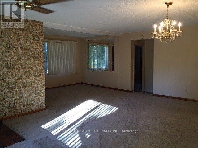 39 Windsor Drive, Whitchurch-Stouffville, Ontario  L4A 7X3 - Photo 10 - N12724226