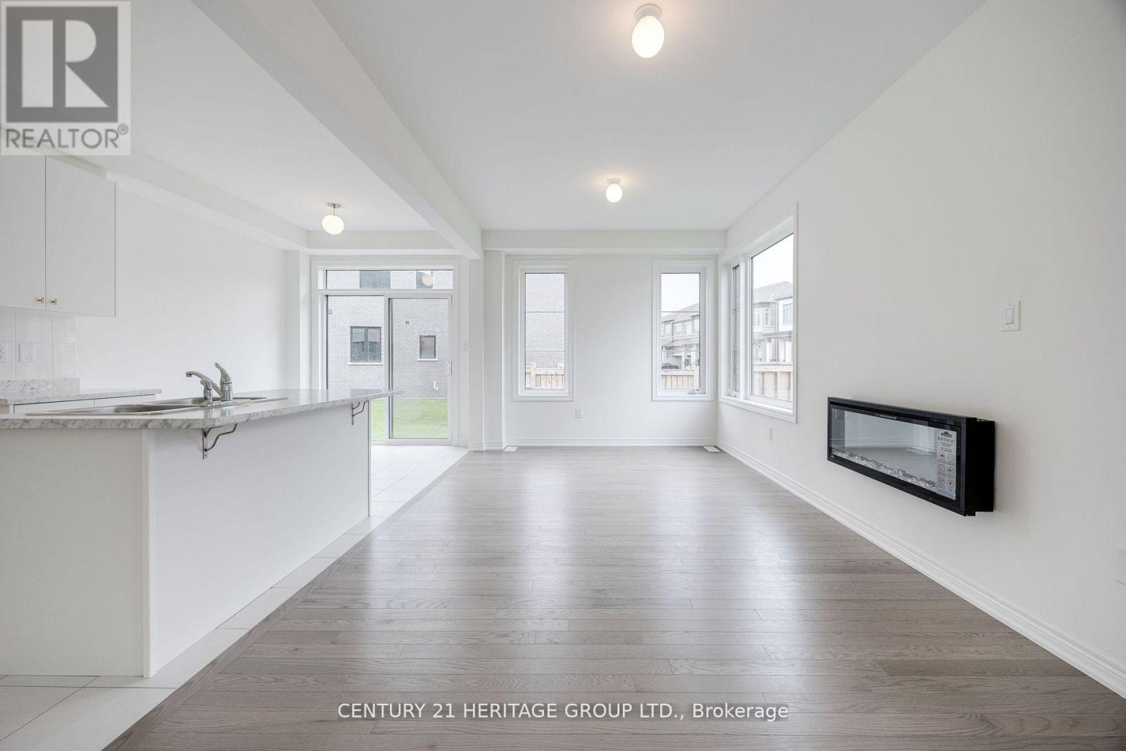 128 Hartington Street, Vaughan, Ontario  L4H 3N5 - Photo 4 - N12724244