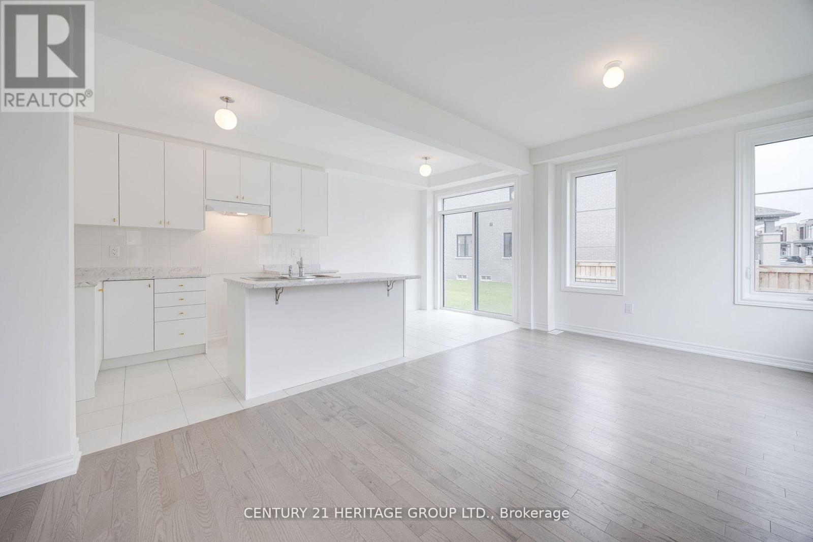 128 Hartington Street, Vaughan, Ontario  L4H 3N5 - Photo 5 - N12724244