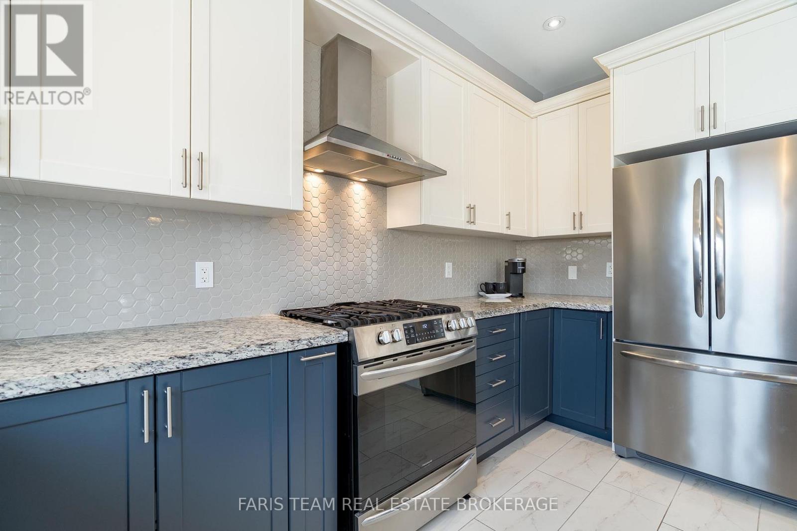 33 Bianca Crescent, Wasaga Beach, Ontario  L9Z 0H6 - Photo 11 - S12724140