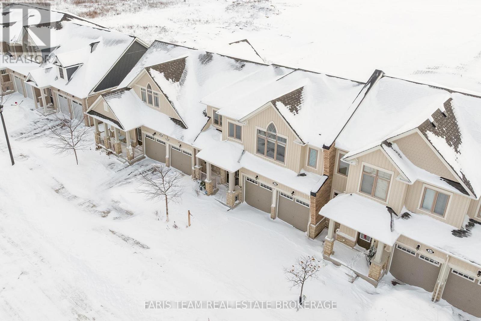 33 Bianca Crescent, Wasaga Beach, Ontario  L9Z 0H6 - Photo 3 - S12724140