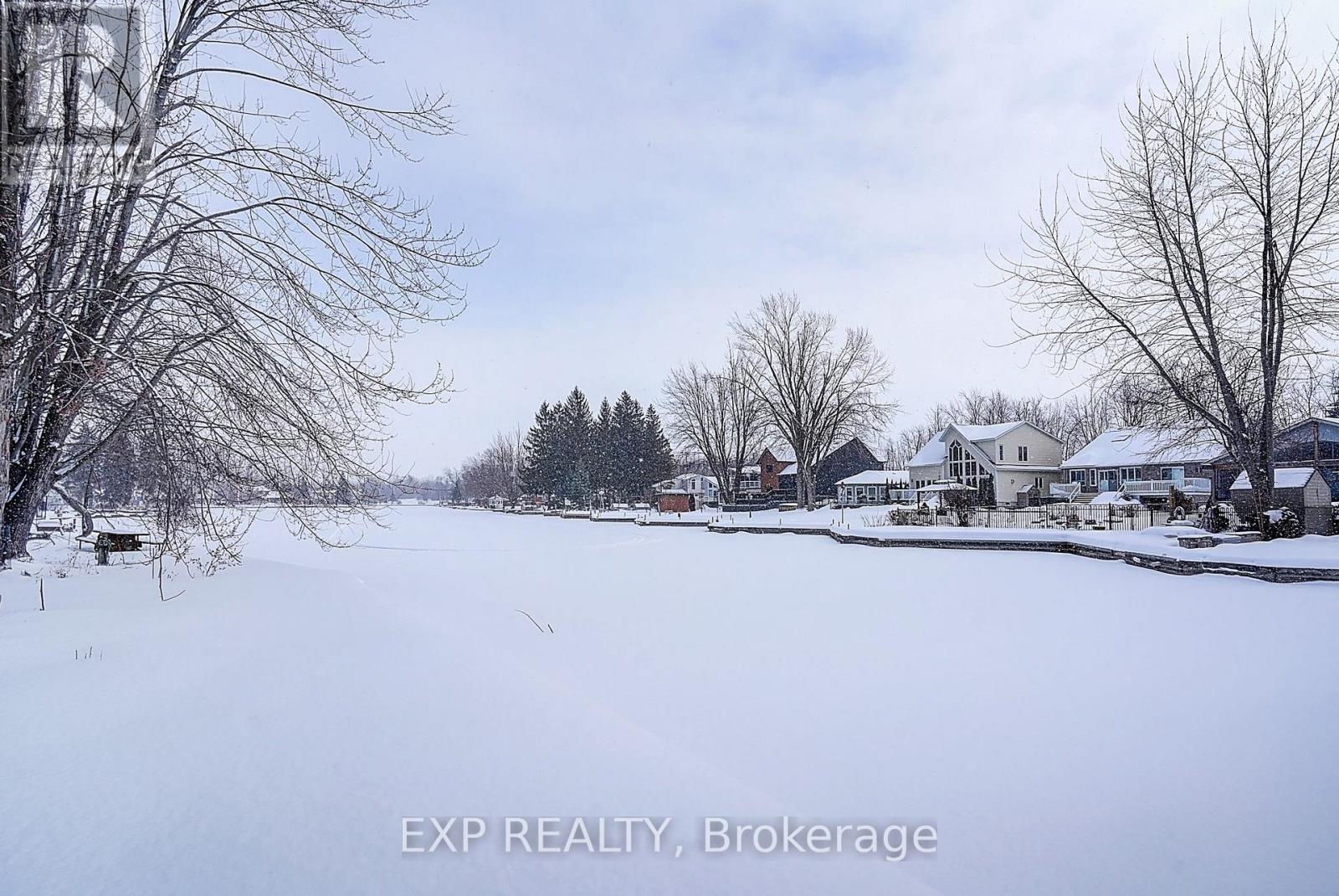 31a Ridge Avenue, Ramara, Ontario  L0K 1B0 - Photo 10 - S12724194
