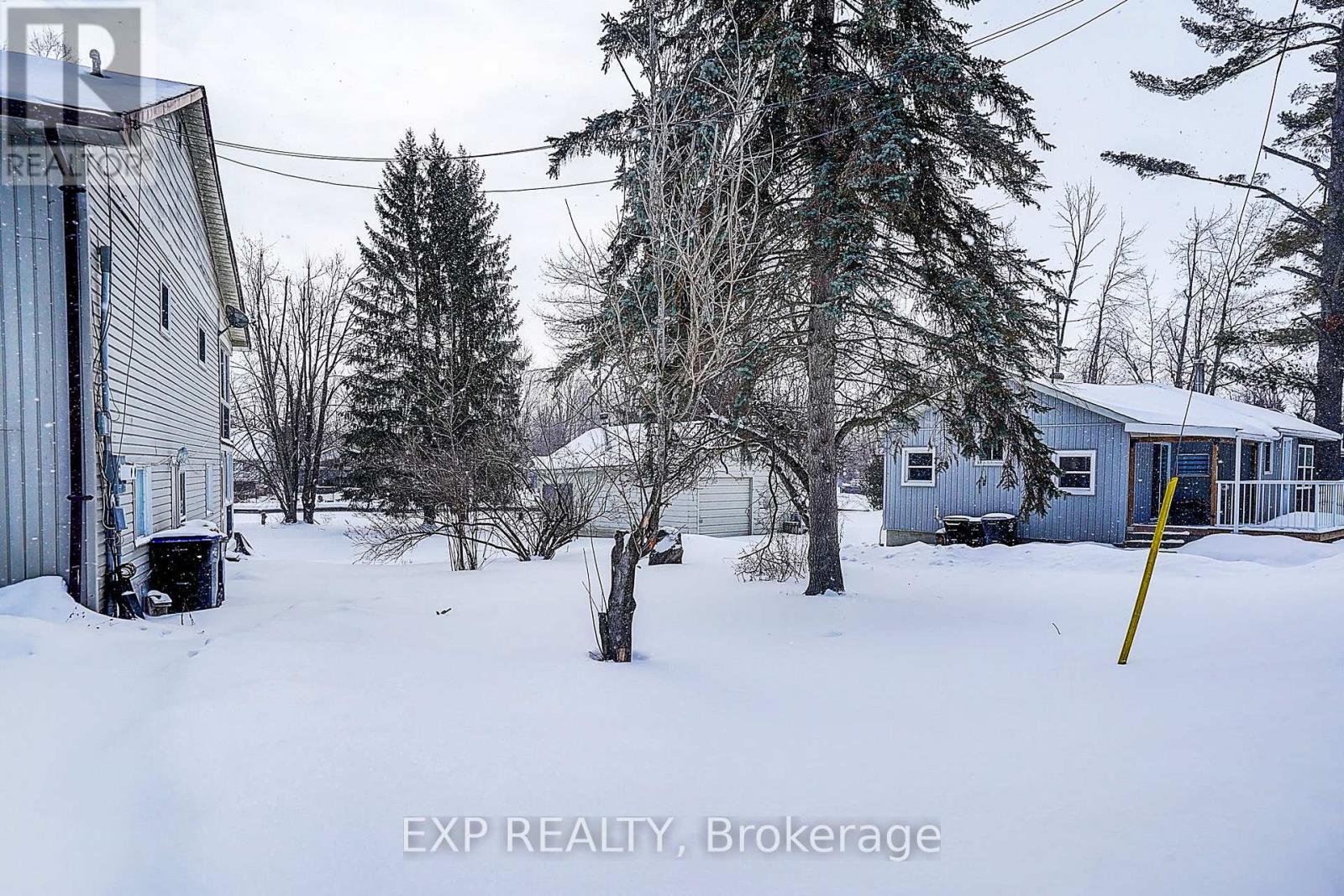 31a Ridge Avenue, Ramara, Ontario  L0K 1B0 - Photo 5 - S12724194