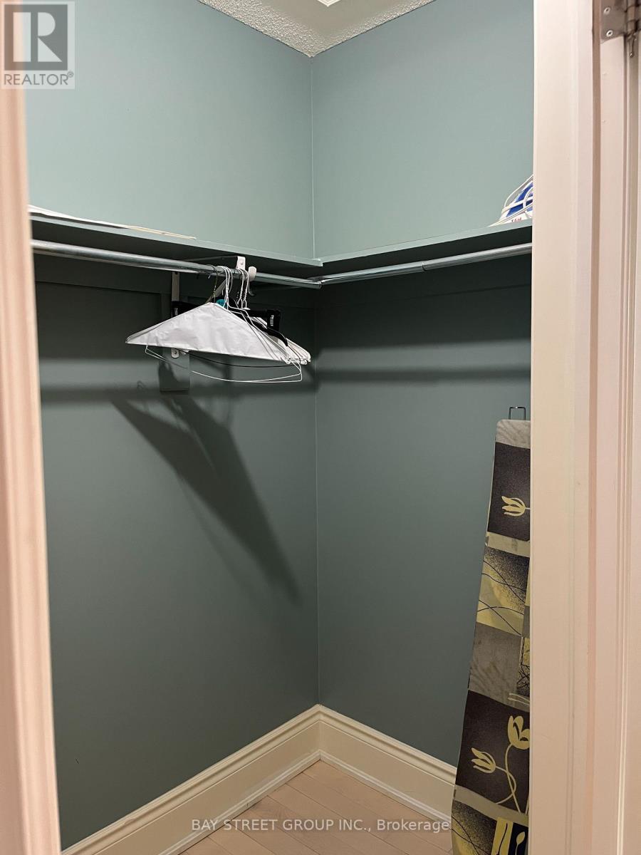 #upper - 54 Kingshill Road, Richmond Hill, Ontario  L4E 4E8 - Photo 24 - N12722844