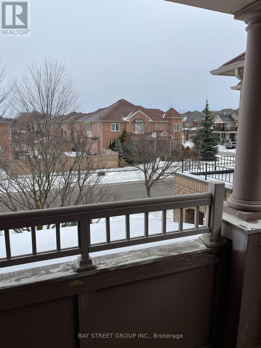 #upper - 54 Kingshill Road, Richmond Hill, Ontario  L4E 4E8 - Photo 2 - N12722844