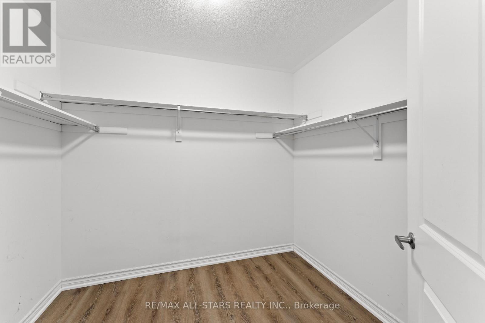 19 Hennessey Crescent, Kawartha Lakes, Ontario  K9V 0P2 - Photo 22 - X12723920