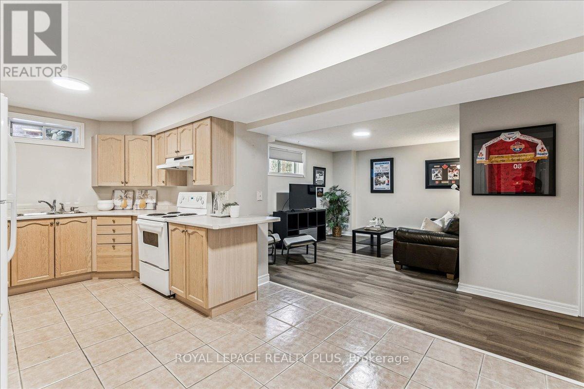 6409 Western Skies Way, Mississauga, Ontario  L5W 1H5 - Photo 21 - W12724012