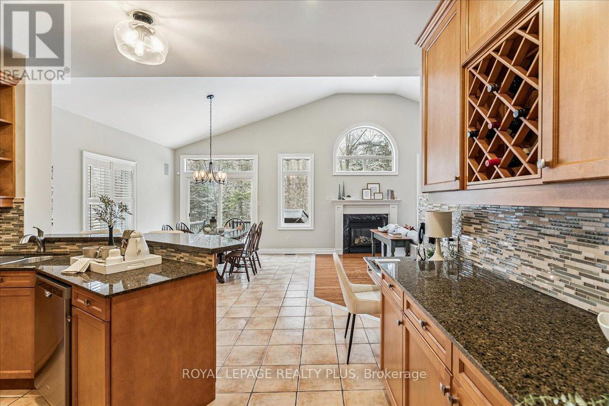 6409 Western Skies Way, Mississauga, Ontario  L5W 1H5 - Photo 7 - W12724012