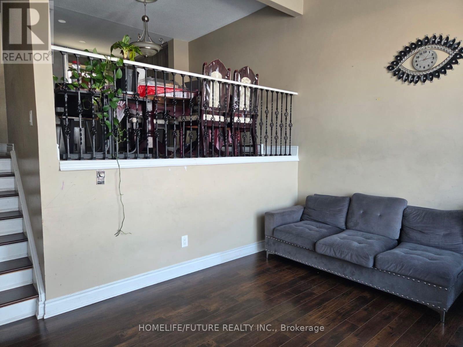 37 - 4 Darras Court, Brampton, Ontario  L6T 1W7 - Photo 2 - W12724020