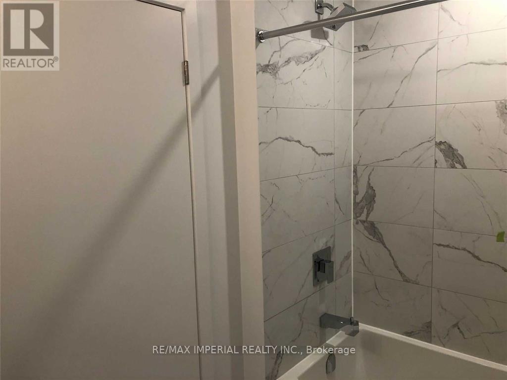 1709 - 4065 Confederation Parkway, Mississauga, Ontario  L5B 0L4 - Photo 13 - W12724050