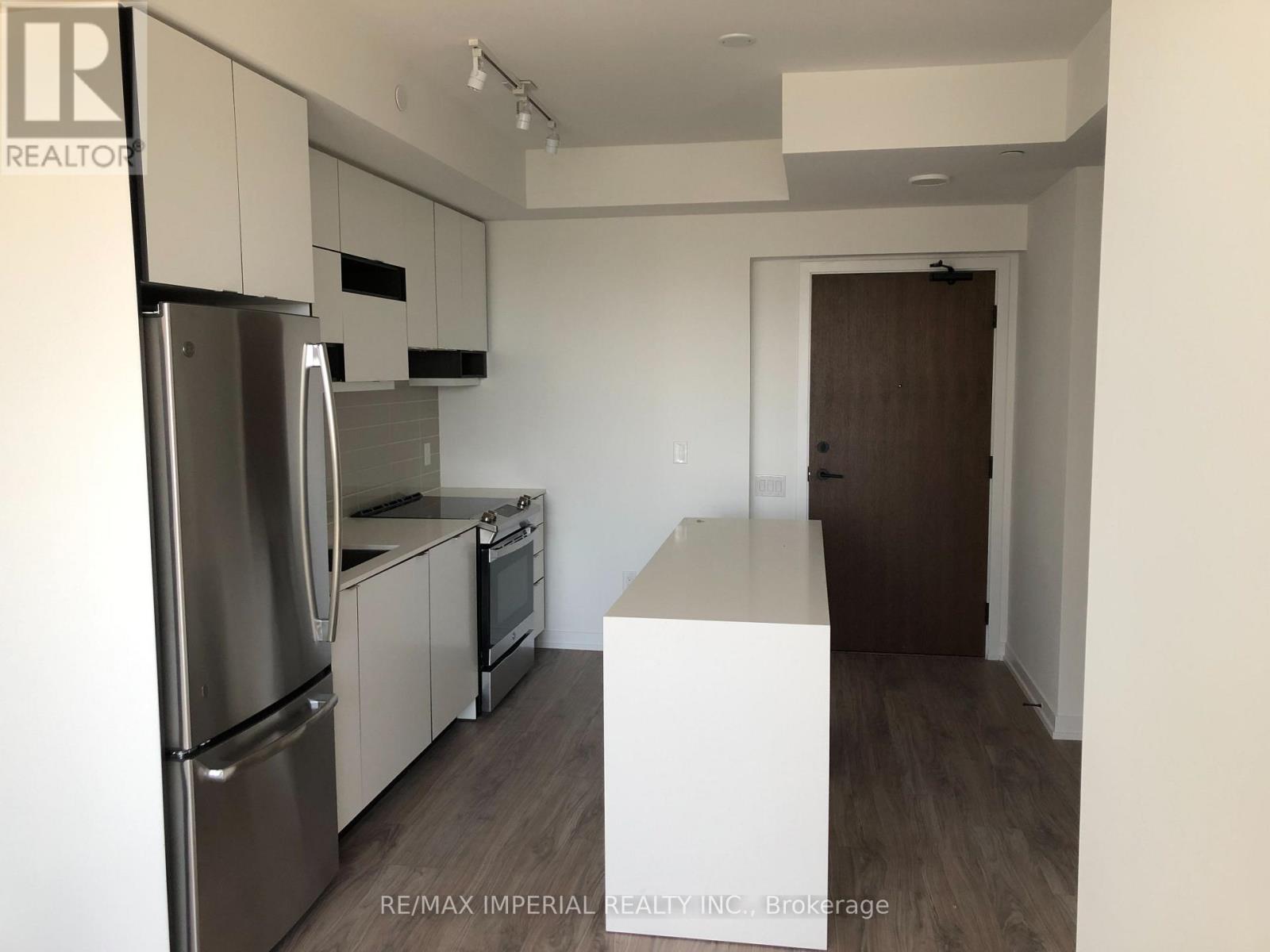 1709 - 4065 Confederation Parkway, Mississauga, Ontario  L5B 0L4 - Photo 2 - W12724050