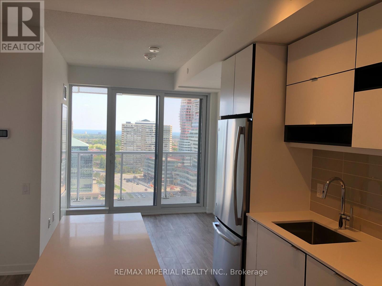 1709 - 4065 Confederation Parkway, Mississauga, Ontario  L5B 0L4 - Photo 3 - W12724050