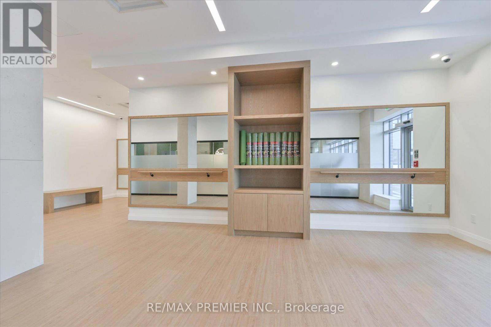 324 - 3250 Carding Mill Trail, Oakville, Ontario  L6M 1L3 - Photo 5 - W12724094