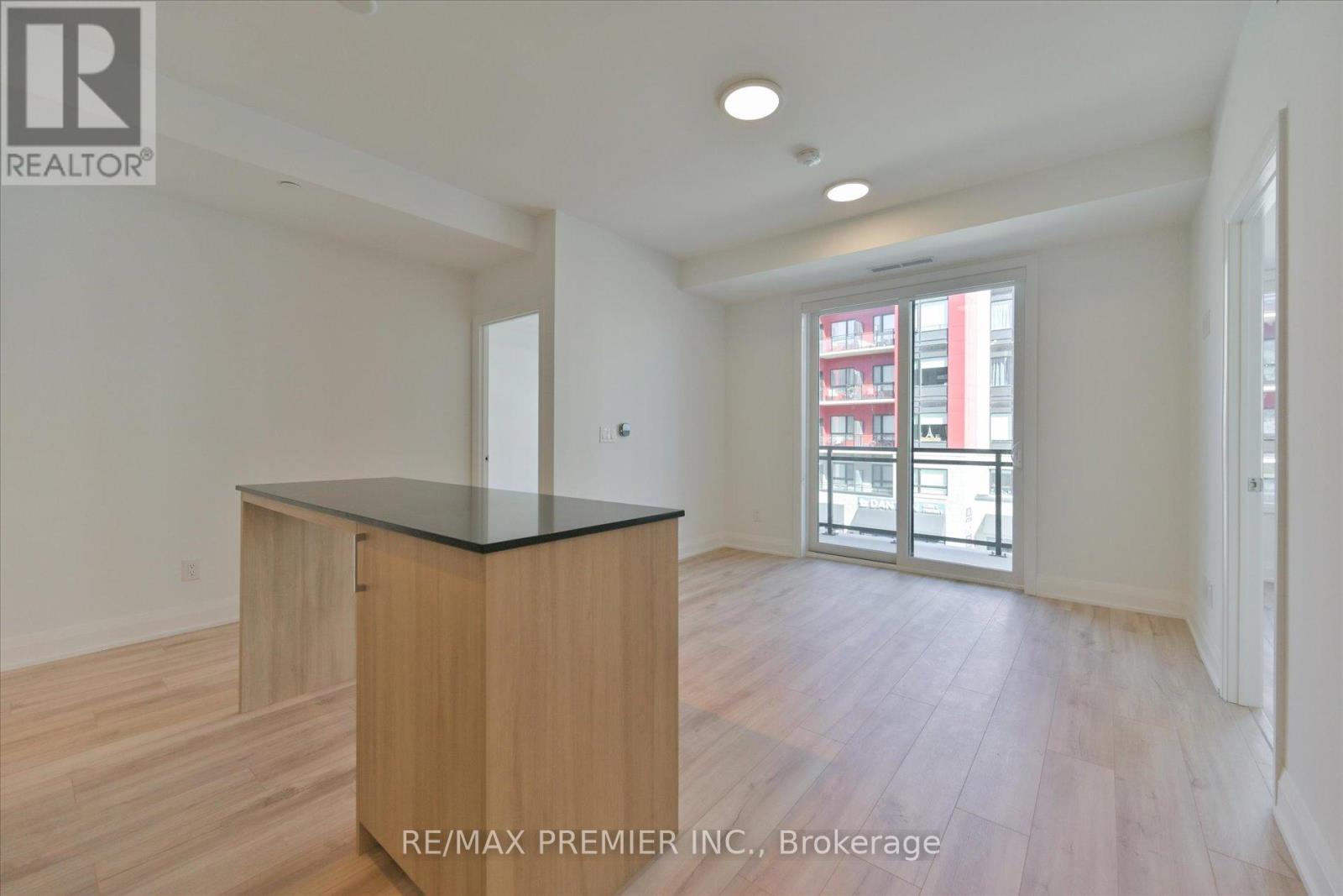 324 - 3250 Carding Mill Trail, Oakville, Ontario  L6M 1L3 - Photo 9 - W12724094