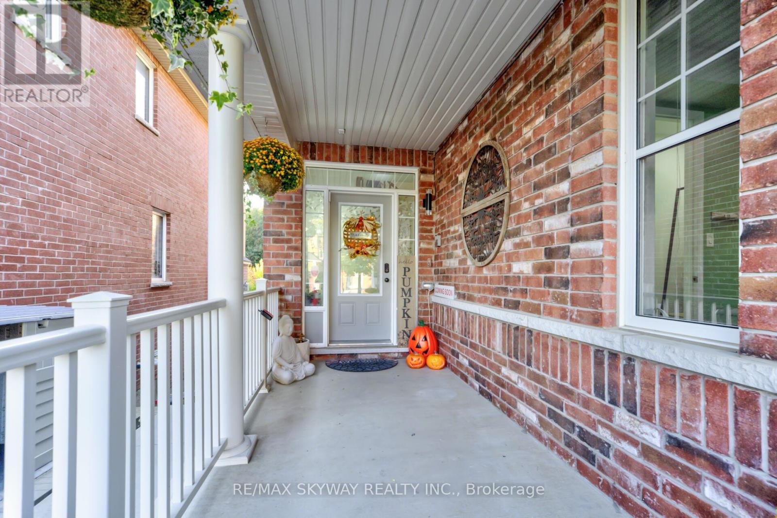 90 Aylesbury Drive, Brampton, Ontario  L7A 0W3 - Photo 4 - W12724120