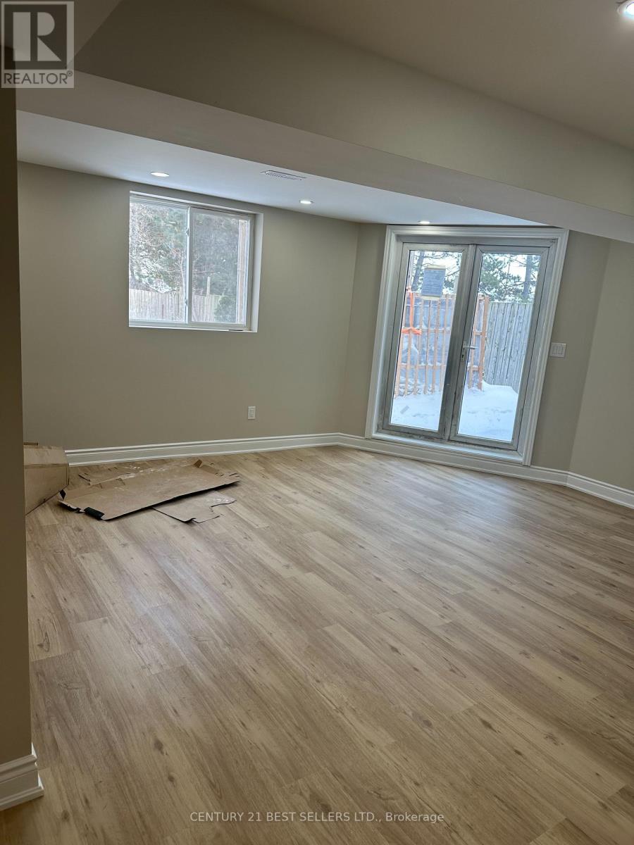 4423 Glen Erin Drive, Mississauga, Ontario  L5M 4G4 - Photo 2 - W12724128