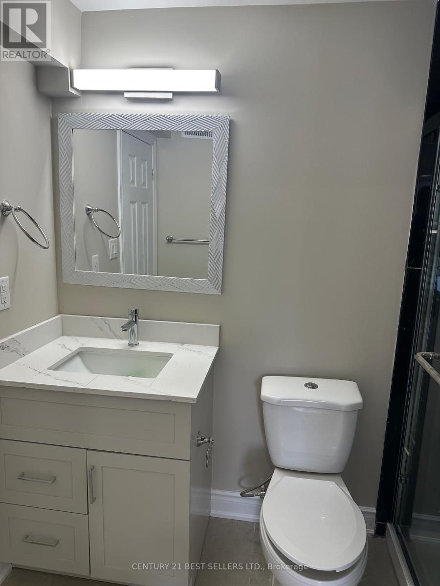 4423 Glen Erin Drive, Mississauga, Ontario  L5M 4G4 - Photo 3 - W12724128